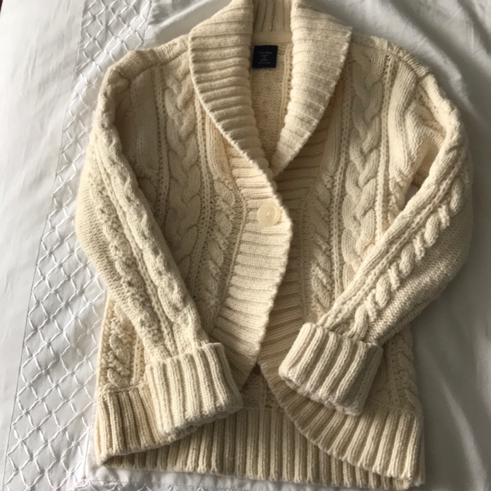 Gap kids size 4 cable knit sweater